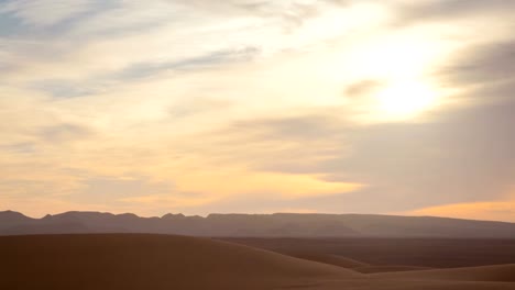 Wüste-Sanddünen-Sonnenaufgang-verkleinern-timelapse