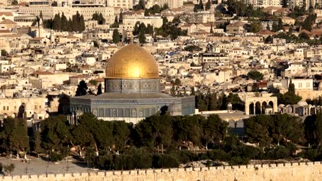 close-up-pan-of-the-dome-of-the-rock-from-the-mt-olives