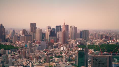 Paisaje-urbano-de-Tokyo-al-atardecer