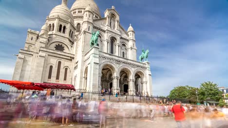 Tourists-near-the-Basilica-of-the-Sacra-Coeur-church-timelapse-hyperlapse