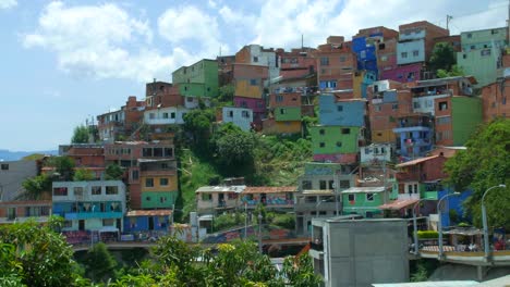 View-of-a-poor-neighborhood-in-Latin-America,-Comuna-13-Medellín,-Colombia