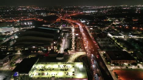 Aéreas-del-centro-de-Houston,-Texas-en-la-noche