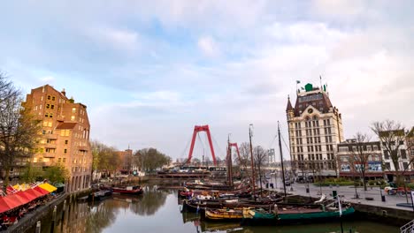 Rotterdam-Niederlande-Zeitraffer-4K,-Stadt-Skyline-Zeitraffer-am-alten-Hafen-(Oude-Haven)