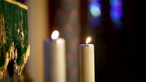 Candles-of-the-interior-of-the-Notre-Dame-Cathedral-in-Paris