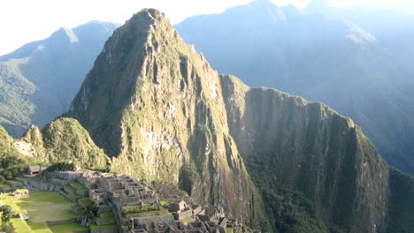 Time-lapse-of-Machu-picchu-city-sunrise