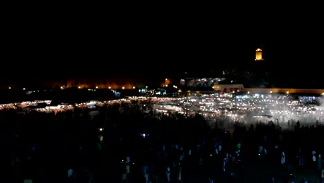 Djemaa-el-Fna-Platz-bei-Nacht,-Marrakesch,-Marokko