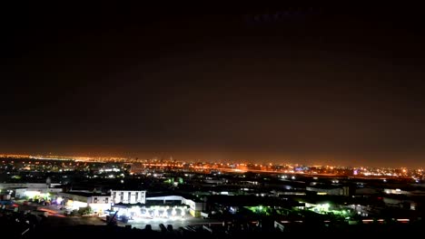 La-noche-de-jeddah-lapso-de-tiempo-de-las-montañas