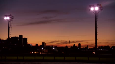 Argentina,-Buenos-Aires-estadio-de-fútbol-de-lapso-de-tiempo-al-atardecer