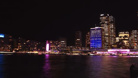 Construcción-de-los-edificios-de-la-ciudad-de-Sydney-en-la-noche-Timelapse-vívidos-Festival