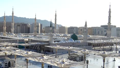 Mezquita-Nabawi-lado-este-lapso-de-tiempo-en-la-mañana