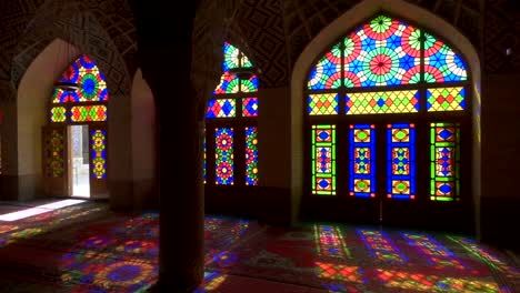 Nasir-mezquita-Al-Mulk-en-Shiraz,-Irán.-Mezquita-de-rosa