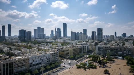 Tel-Aviv-Stadtzentrum-Zentrum-Skyline-Zeitraffer-von-Rabin-Platz