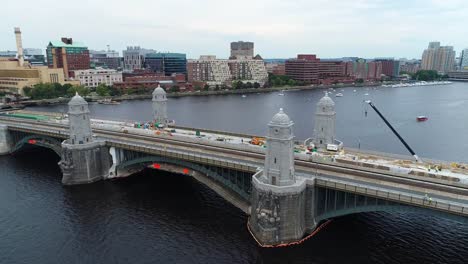 Antenne,-die-Longfellow-Bridge-erschossen