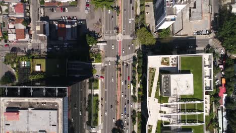 Vista-superior-de-la-Avenida-Faria-Lima-en-Sao-Paulo,-Brasil