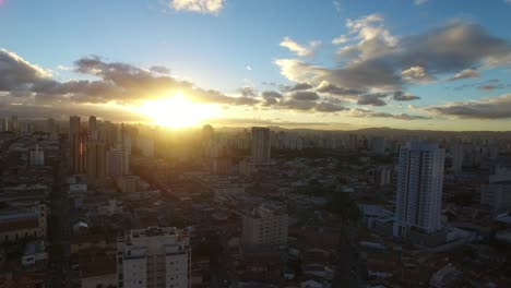 Sonnenuntergang-über-Sao-Paulo-Stadt