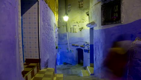 Lapso-de-tiempo-rotación-calle-nocturna-de-Chefchaouen