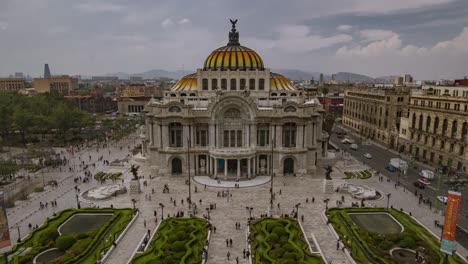 Palacio-de-Bellas-artes-en-el-lapso-de-tiempo-de-la-ciudad-de-México