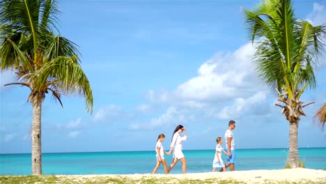 Parents-with-two-kids-enjoy-their-caribbean-vacation-on-Antigua-island