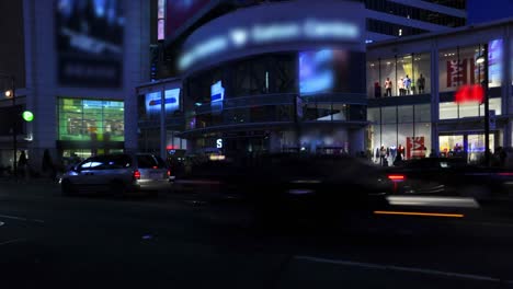 Toma-panorámica-Timelapse-180°-.City-Street-de-noche