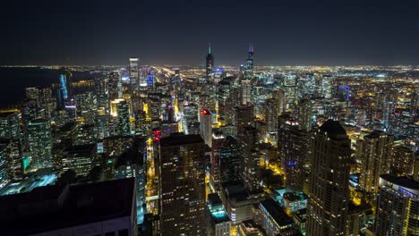 Aérea-de-la-ciudad-de-Chicago-en-Timelapse-de-noche