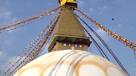 Kathmandu,-Nepal:-Boudhanath-Stupa-in-Kathmandu,-Nepal.-Boudhanath-ist-eine-Stupa-in-Kathmandu,-Nepal.-Es-ist-eines-der-größten-kugelförmigen-Stupas-in-Nepal.