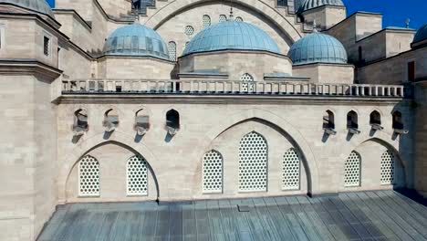 Mezquita-de-Süleymaniye-mística-desde-el-cielo,-vista-aérea-de-la-ciudad-de-Estambul,-Turquía,-cuerno-de-oro.