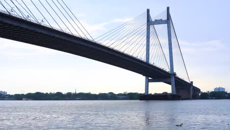 Vidyasagar-Setu-oder-zweite-Hooghly-Brücke-auf-dem-Ganges-in-4k