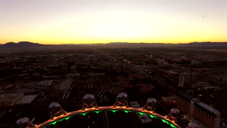 Vista-aérea-de-un-paisaje-de-la-ciudad-de-Las-Vegas-Strip,-el-amanecer