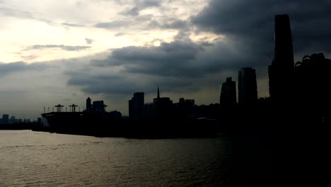 Time-lapse-of-Zhujiang-nuevos-de-la-ciudad,-cerca-de-Pearl-River