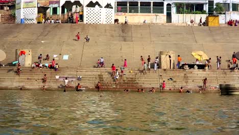 Alltägliche-Szene-in-Varanasi