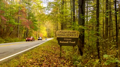 Cars-Traveling-in-Pisgah-National-Forest-with-Fall-Colors