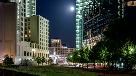 Potsdamer-Platz-en-luna-llena,-time-lapse