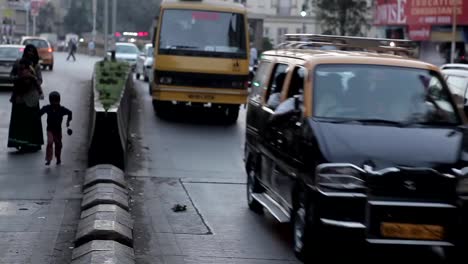 Indians-auf-den-Straßen-von-Mumbai,-Indien.