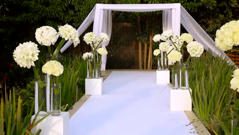 Jewish-traditions-wedding-ceremony.-Wedding-canopy-(chuppah-or-huppah).