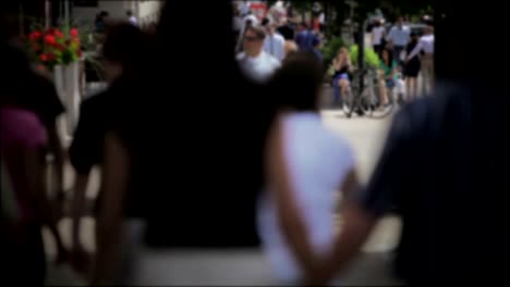 Crowded-street-in-Downtown-Montreal