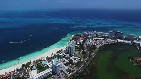 Imágenes-aéreas-de-Cancún-México