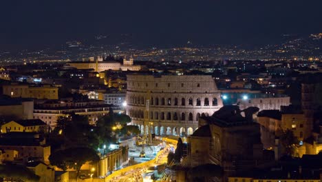 Italien-Nacht-Altare-della-Patria-Dachterrasse-Blick-Punkt-Kolosseum-Verkehr-Panorama-4k-Zeitraffer