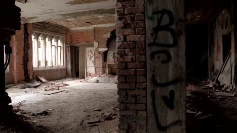 CLOSE-UP:-Exploring-ghostly-decaying-rooms-in-abandoned-City-Methodist-Church