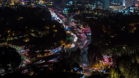 La-autopista-101-en-Hollywood,-Timelapse-nocturno-de-Los-Ángeles,-California