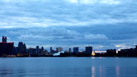 Zeitraffer-von-Detroit-Skyline-von-Belle-Isle-Tag-zu-Nacht