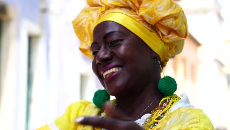 Brazilian-woman---"Baiana"-Dancing