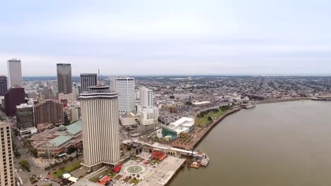 Drone-aerial---New-Orleans-on-the-Mississippi