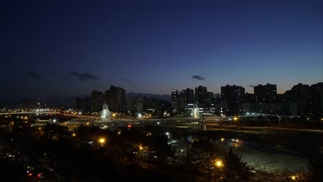 Time-lapse-puesta-del-sol-de-la-ciudad