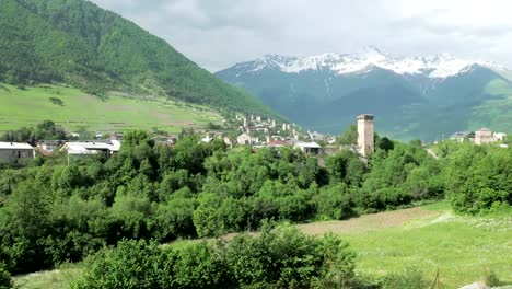 Towers-of-the-old-city-Mestia,-Georgia