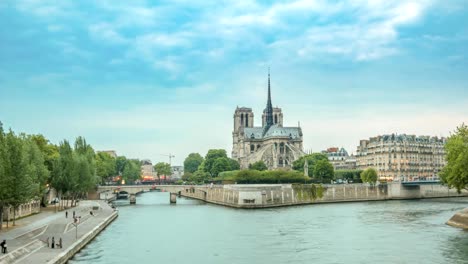 Paris-city-skyline-day-to-night-timelapse-at-Notre-Dame-de-Paris-Cathedral-and-Seine-River,-Paris,-France-4K-Time-lapse