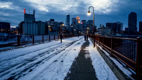 Minneapolis---historischen-Stone-Arch-Bridge---Hyperlapse