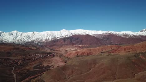 Paisaje-aéreo-de-la-Cordillera-del-Atlas-en-Marruecos