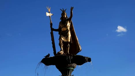 cerca-de-la-estatua-de-Pachacútec-en-cusco