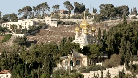 Zoom-in-Schuss-von-der-Kirche-der-Maria-Magdalena-in-jerusalem