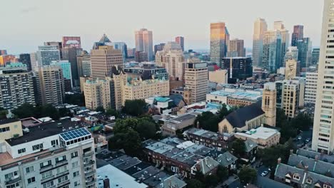 Aerial-footage-of-Montreal-during-a-hazy-summer-day